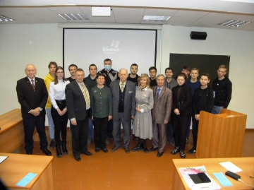 круглый стол в ИАИP1020374-м.jpg
