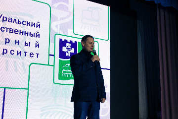 1pfd3UXPRNU.jpg