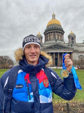 плотников.jpg