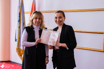 2награждение на ученом совете-2022 апрель.jpeg