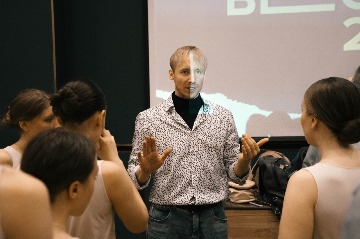 jY2HRtfFM7Y-1.jpg