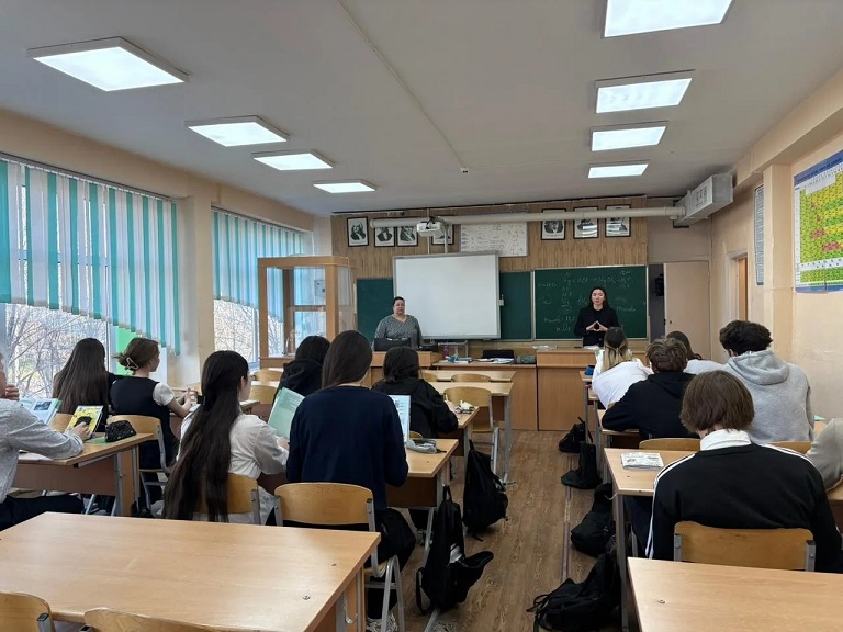 Представитель Южно-Уральского ГАУ провела профориентационные встречи со школьниками и студентами Казахстана