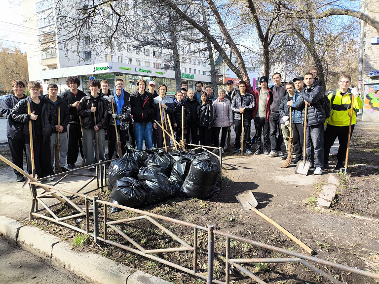 В ЮУрГАУ стартовала Неделя чистоты: первые субботники прошли на улице Сони Кривой