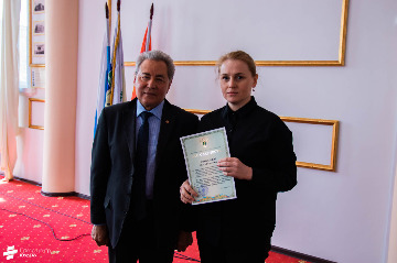 5награждение на ученом совете-2022 апрель.jpeg